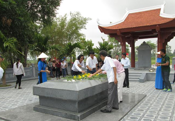 Bình[-]Định[-]-[-]Hà[-]Tĩnh[-]ký[-]kết[-]hợp[-]tác[-]phát[-]triển[-]du[-]lịch[-]